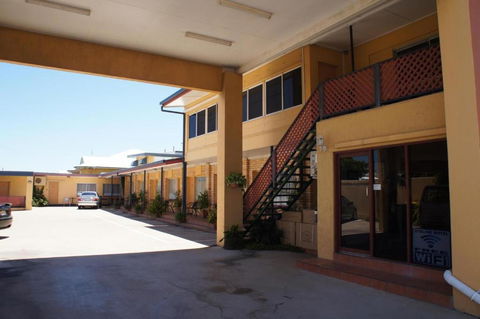Ayrline Motel - Kawana Tourism 4
