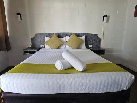 Azalea Motel - Kawana Tourism 1