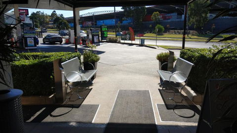 Arena Hotel (formerly Sleep Express Motel) - Kawana Tourism 4