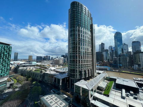 Astonishing Southbank Pearl Tower Residences Near Crown Casino - Kawana Tourism 1