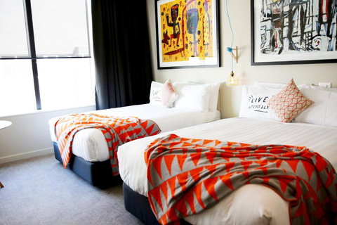 Art Series - The Larwill Studio - Kawana Tourism 1