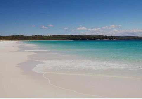 B & B On The Water - Kawana Tourism 4