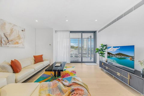 B1 Next To The Crown Hotel Door Step To Cafe CBD - Kawana Tourism 0