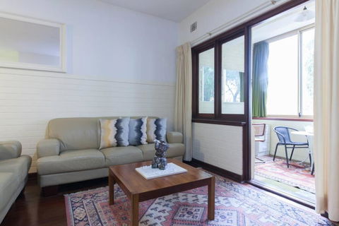 B2 Crawley Apartment 1 BRM & Sleepout Near UWA - Kawana Tourism 2