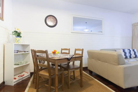 B2 Crawley Apartment 1 BRM & Sleepout Near UWA - Kawana Tourism 4