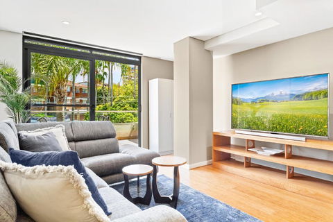B208S - The Waverton Escape - Kawana Tourism 1