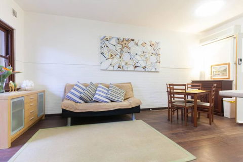 B3 Crawley Apartment 1 BRM & Sleepout Near UWA - Kawana Tourism 1