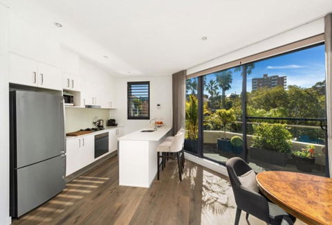 B312S - Luxury Waverton Apartment - Kawana Tourism 1