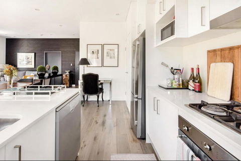 B312S - Luxury Waverton Apartment - Kawana Tourism 4