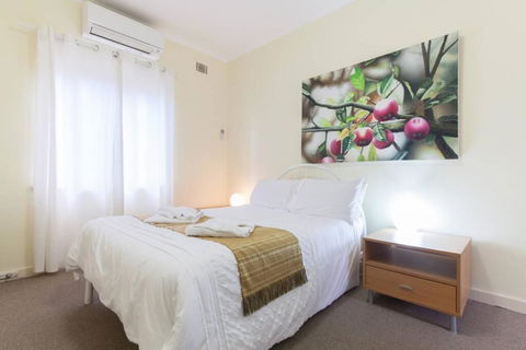 B5 Crawley Apartment 1 BRM & Sleepout Near UWA - Kawana Tourism 1