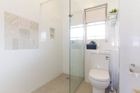 B7 Crawley Apartment 1 BRM & Sleepout Near UWA - Kawana Tourism 1