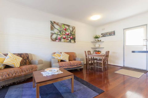 B7 Crawley Apartment 1 BRM & Sleepout Near UWA - Kawana Tourism 4