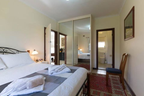 B9 Crawley Apartment 1 BRM & Sleepout Near UWA - Kawana Tourism 0