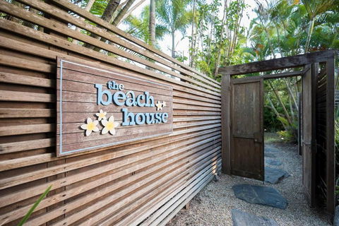 BALA Beach House On ABSOLUTE Beachfront - Kawana Tourism 2