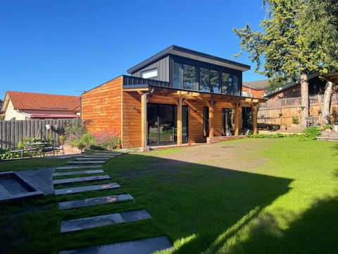 BALMORAL VILLA - Kawana Tourism 0