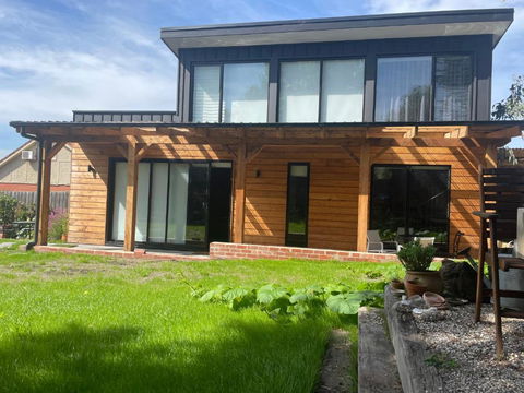 BALMORAL VILLA - Kawana Tourism 1