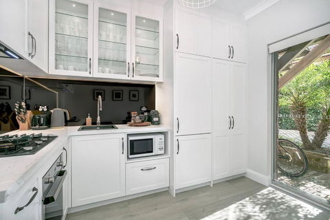 BALO1 - The Esplanade - Mosman - Kawana Tourism 2