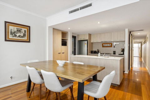 BANN2/5 - Bannister Heritage Hideaway - Kawana Tourism 1