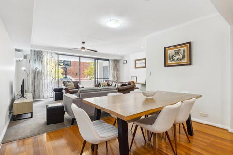 BANN2/5 - Bannister Heritage Hideaway - Kawana Tourism 3