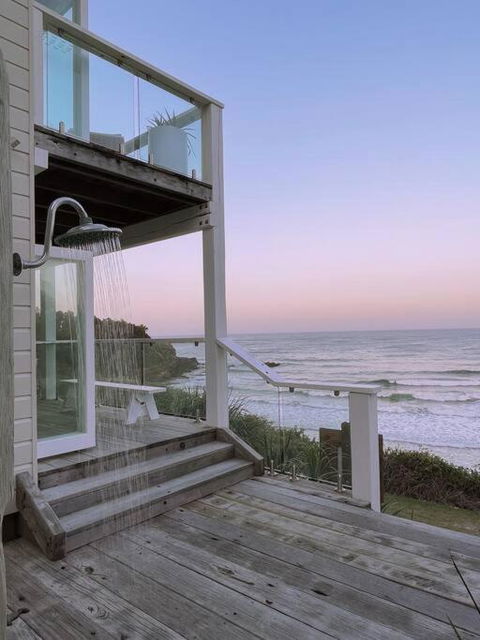 BAY PROPERTIES . Beach House Studio - Kawana Tourism 0