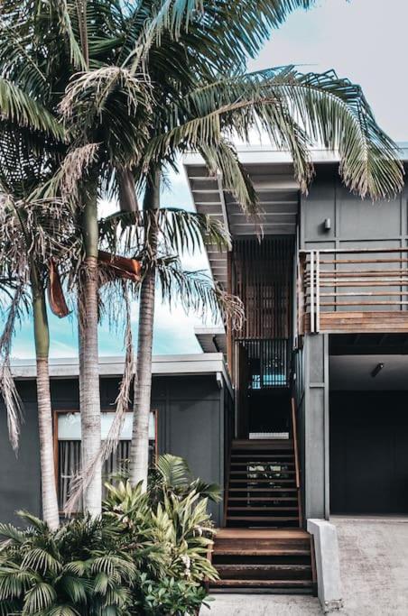 BAY PROPERTIES . The Big Chill - Kawana Tourism 2