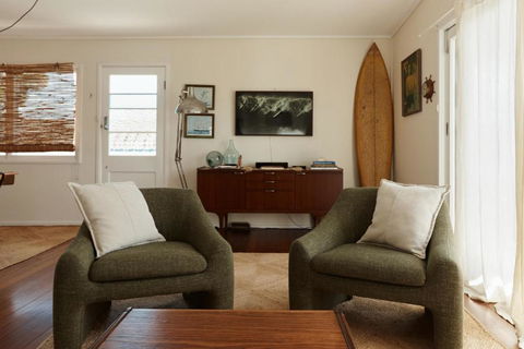 BAY PROPERTIES . The Sailors Upper Deck - Kawana Tourism 3