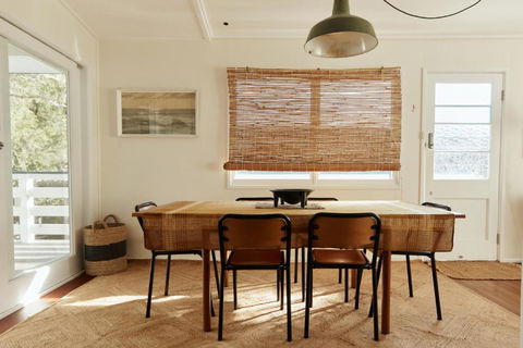 BAY PROPERTIES . The Sailors Upper Deck - Kawana Tourism 2