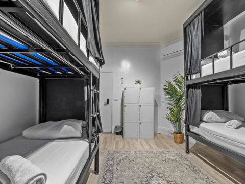 AZZURRO POD HOTEL Darling Harbour- Near ICC - Kawana Tourism 1