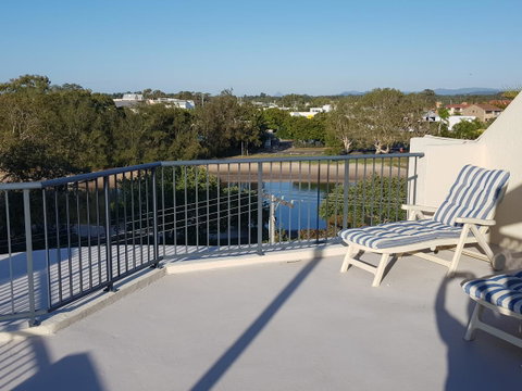 Excellsior Apartments - Kawana Tourism 13