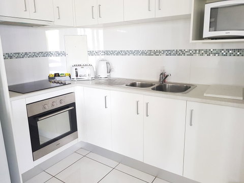 Excellsior Apartments - Kawana Tourism 41