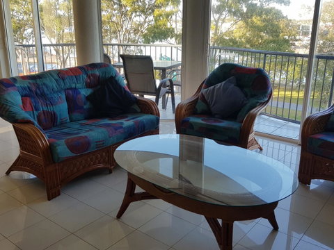 Excellsior Apartments - Kawana Tourism 21