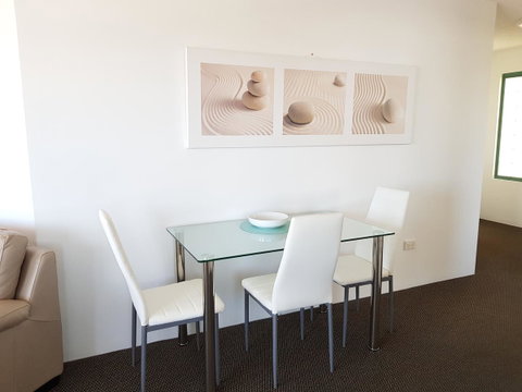 Excellsior Apartments - Kawana Tourism 7