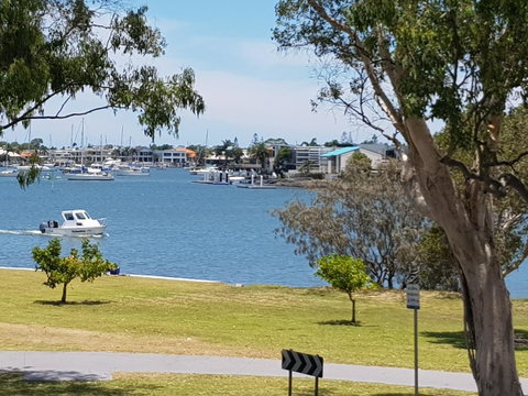 Excellsior Apartments - Kawana Tourism 3