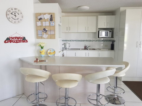 Excellsior Apartments - Kawana Tourism 40