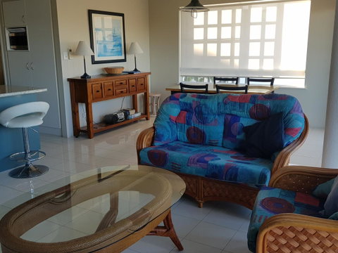 Excellsior Apartments - Kawana Tourism 20