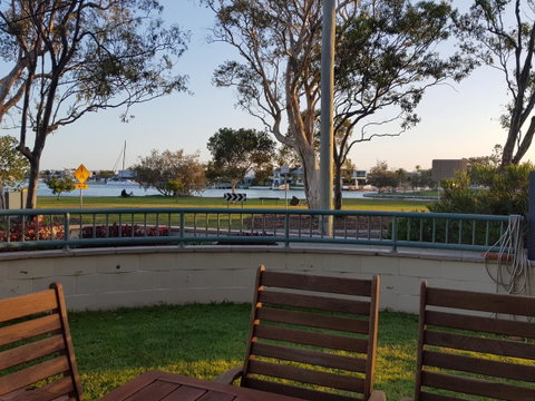 Excellsior Apartments - Kawana Tourism 28