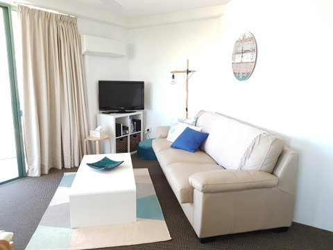 Excellsior Apartments - Kawana Tourism 6