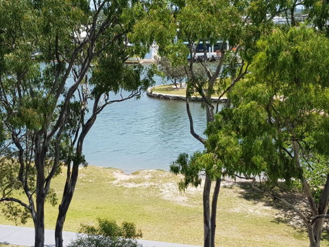 Excellsior Apartments - Kawana Tourism 23