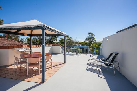 Noosa Riviera Resort - Kawana Tourism 10