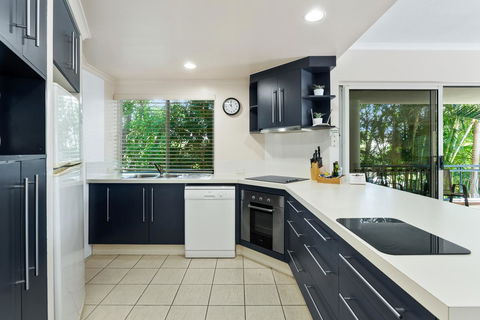 Noosa Riviera Resort - Kawana Tourism 30