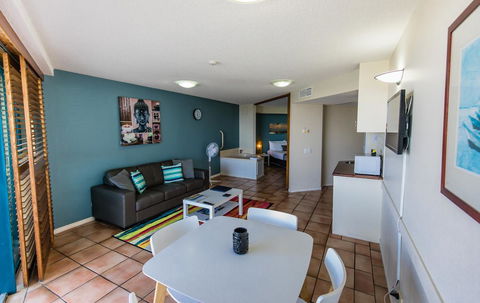 La Promenade - Kawana Tourism 23