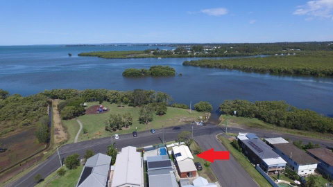 Absolute Waterfront - Kawana Tourism 14