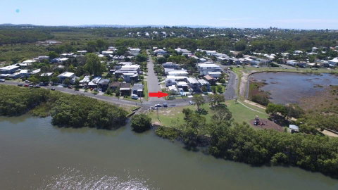 Absolute Waterfront - Kawana Tourism 13