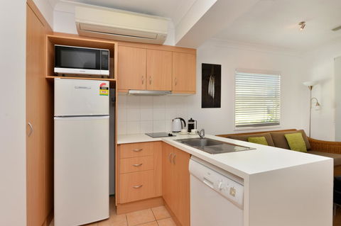 Port Douglas Apartments - Adults Only Oasis - Kawana Tourism 8
