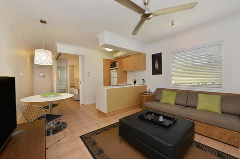 Port Douglas Apartments - Adults Only Oasis - Kawana Tourism 7