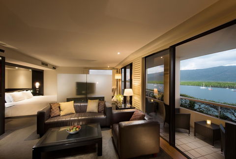 Hilton Cairns - Kawana Tourism 23