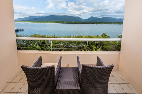 Hilton Cairns - Kawana Tourism 29