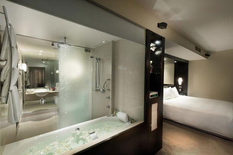 Hilton Cairns - Kawana Tourism 19
