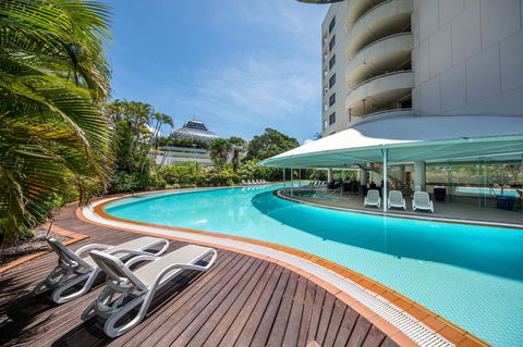 Hilton Cairns - Kawana Tourism 13