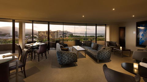 Hilton Cairns - Kawana Tourism 36